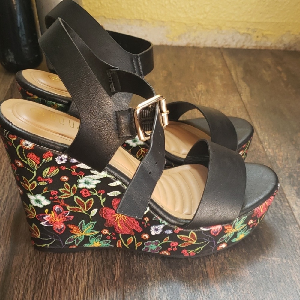 CUTE flower wedges